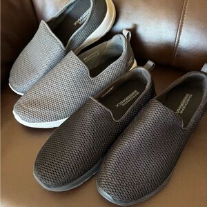 Skechers Go Walk Joy Women’s  Black and Gray Slip-On Shoes 8 Wide NEW INSOLES